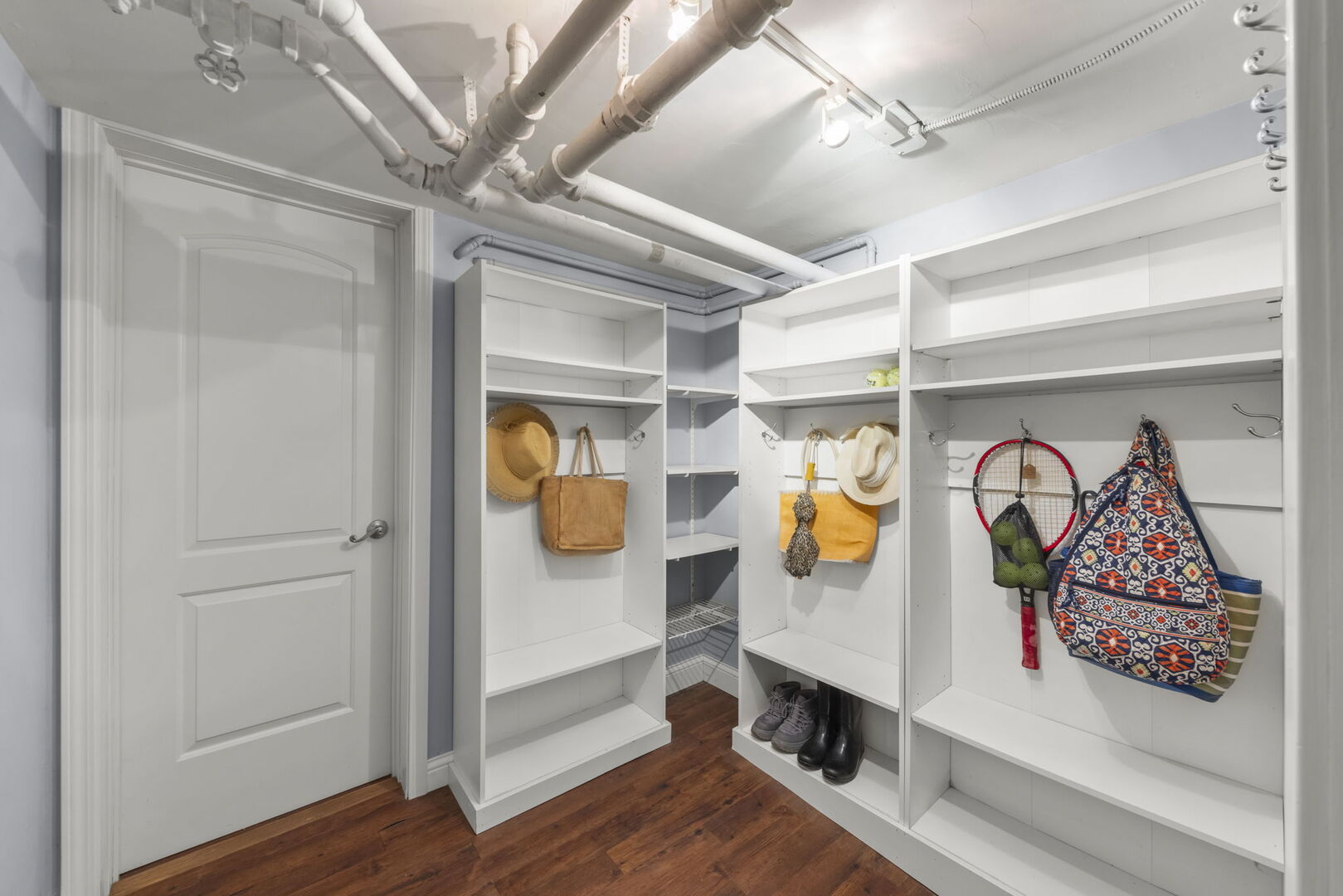 388 Hill Avenue, Glen Ellyn, IL 60137