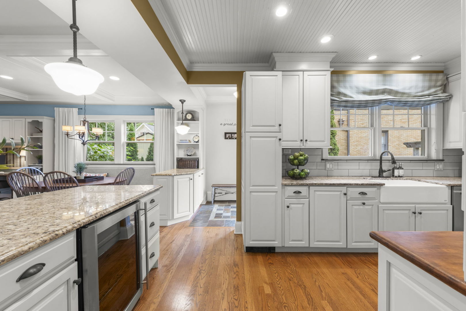 388 Hill Avenue, Glen Ellyn, IL 60137