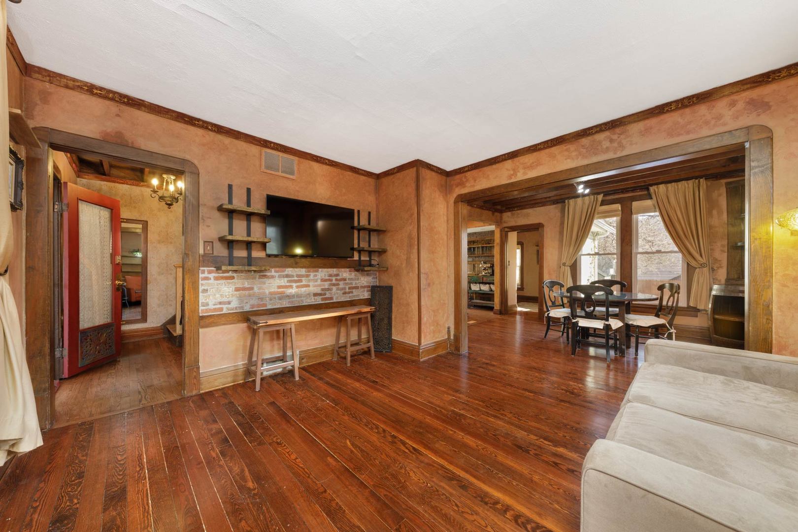 440 Elgin Avenue, Forest Park, IL 60130