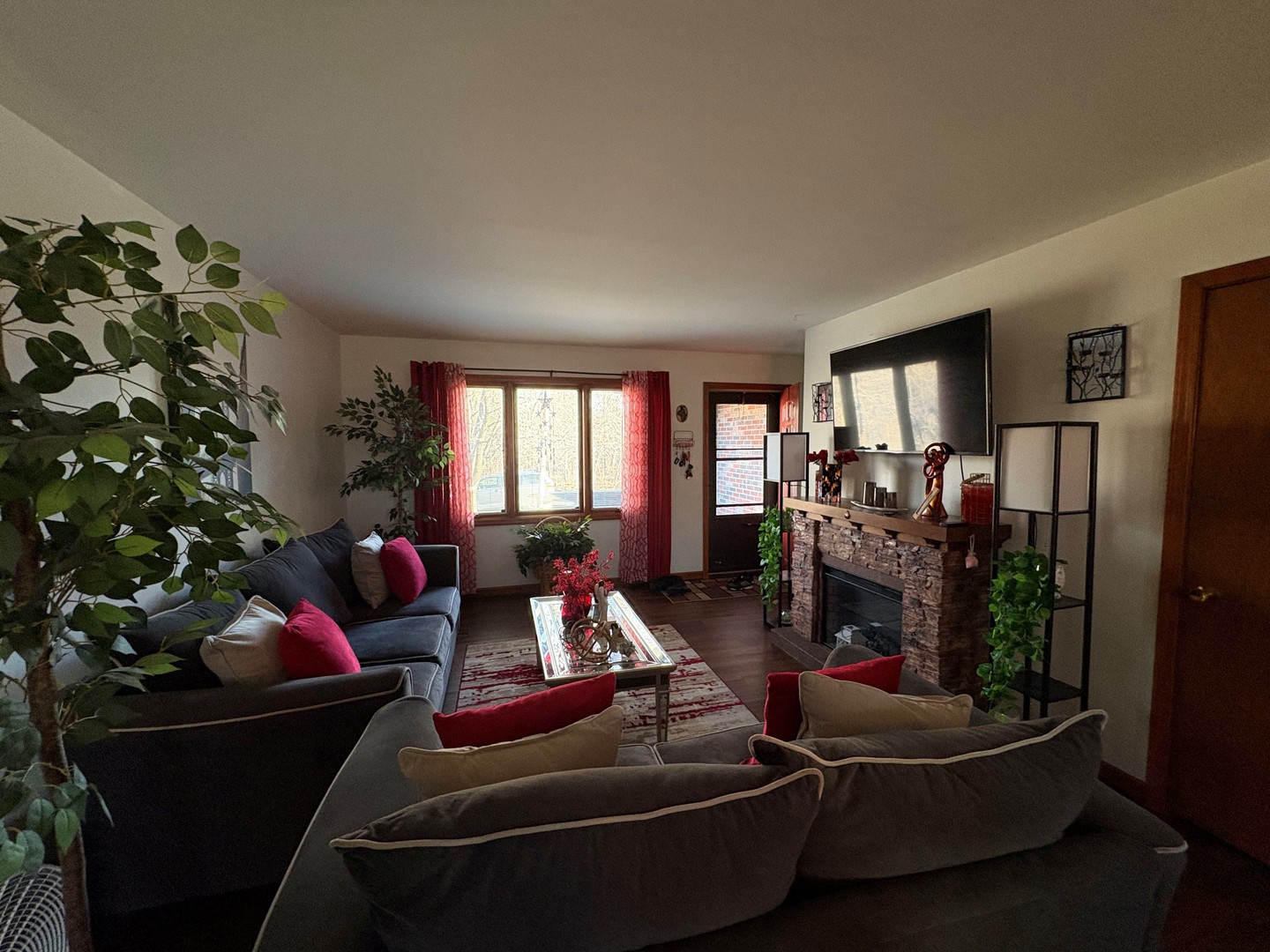 700 S McAree Road, Waukegan, IL 60085