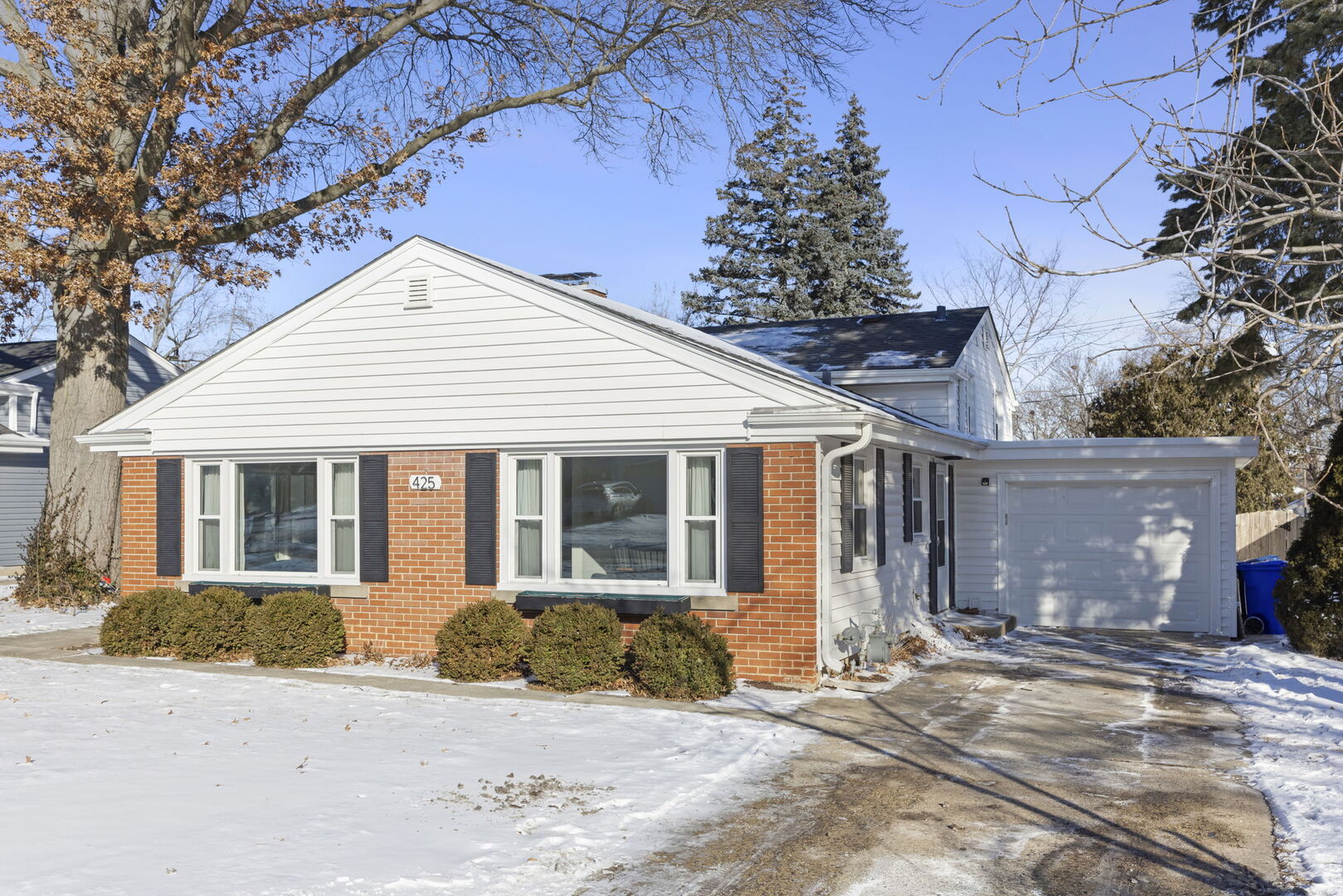 425 Wakeman Avenue, Wheaton, IL 60187