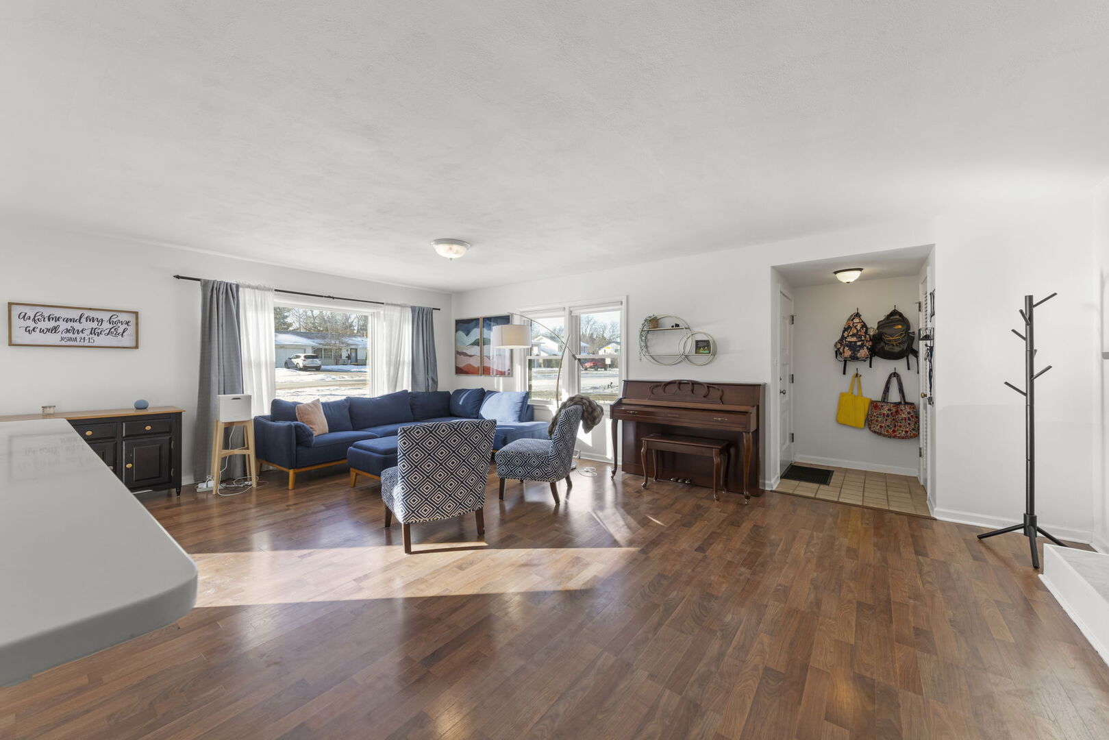 425 Wakeman Avenue, Wheaton, IL 60187