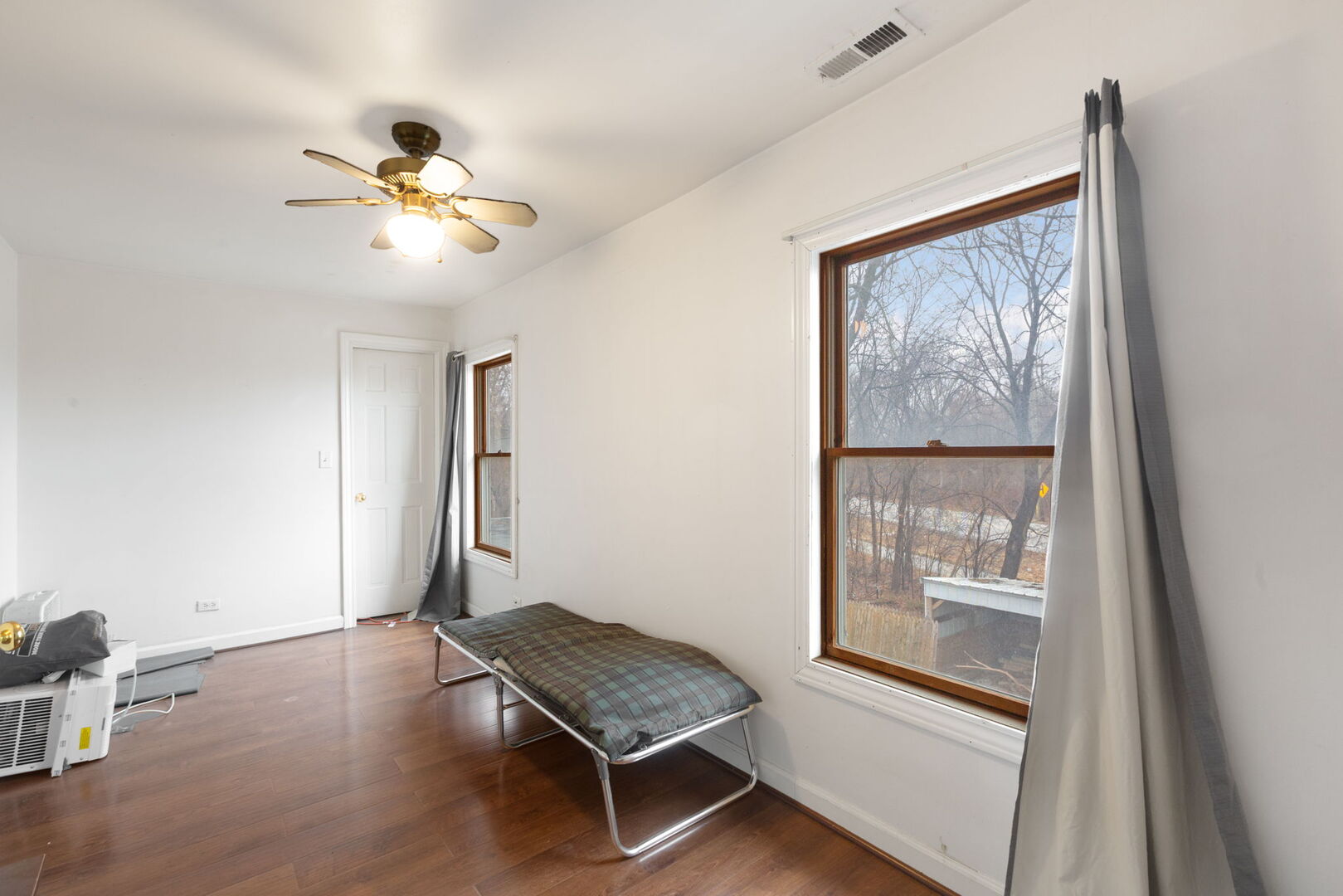 555 Trailside Lane, Des Plaines, IL 60016