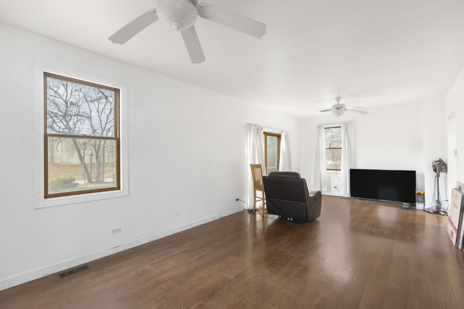 555 Trailside Lane, Des Plaines, IL 60016