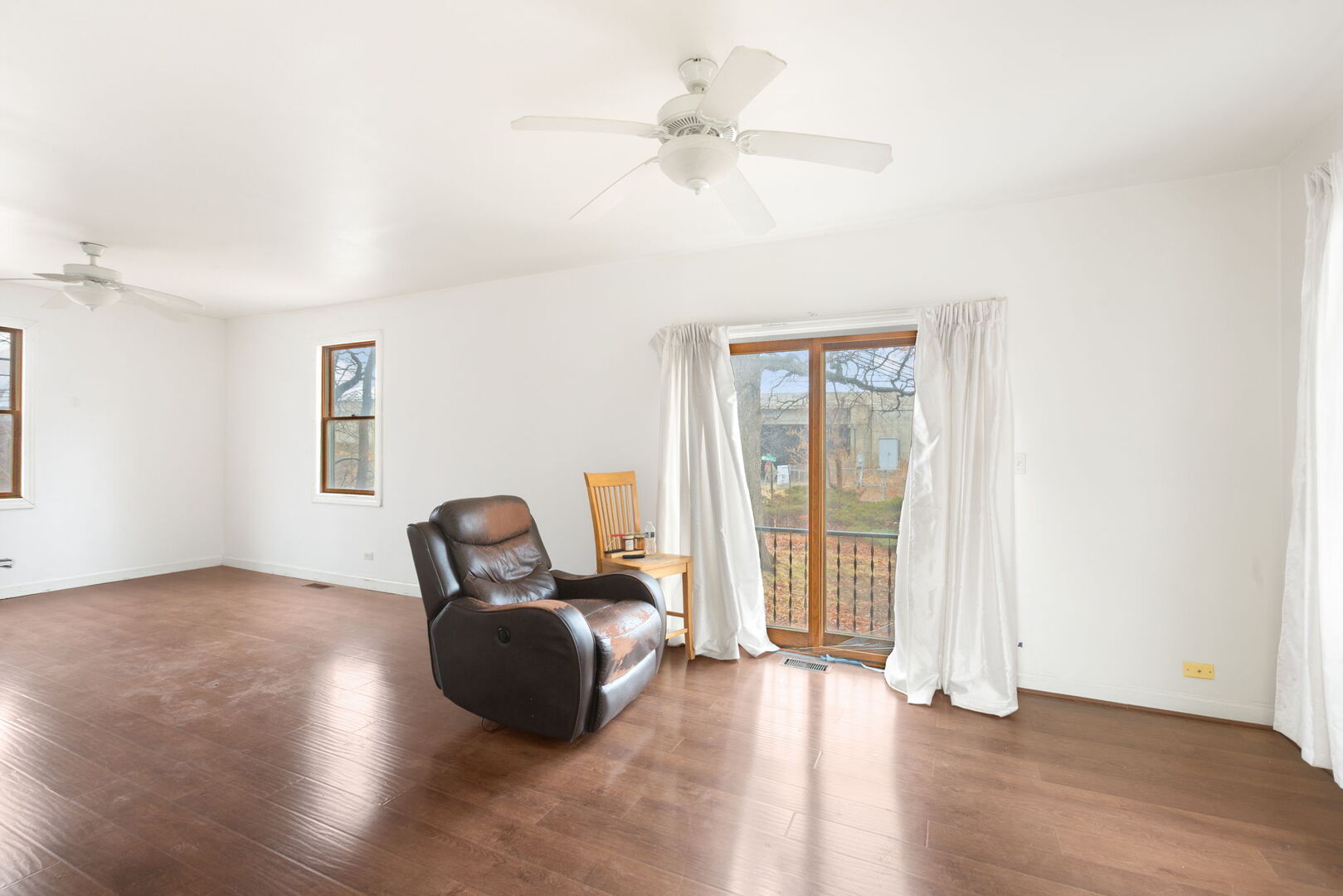 555 Trailside Lane, Des Plaines, IL 60016