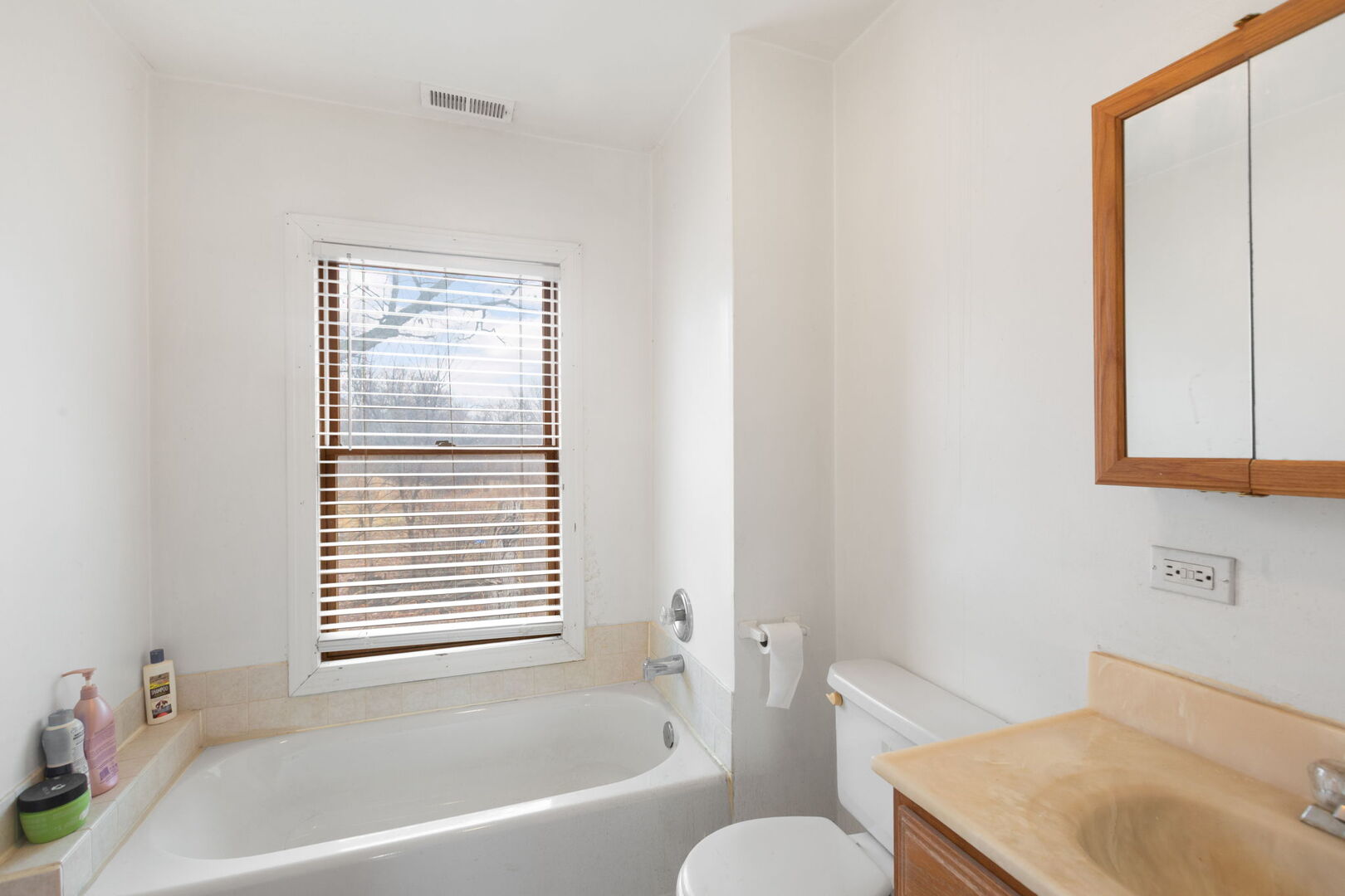 555 Trailside Lane, Des Plaines, IL 60016