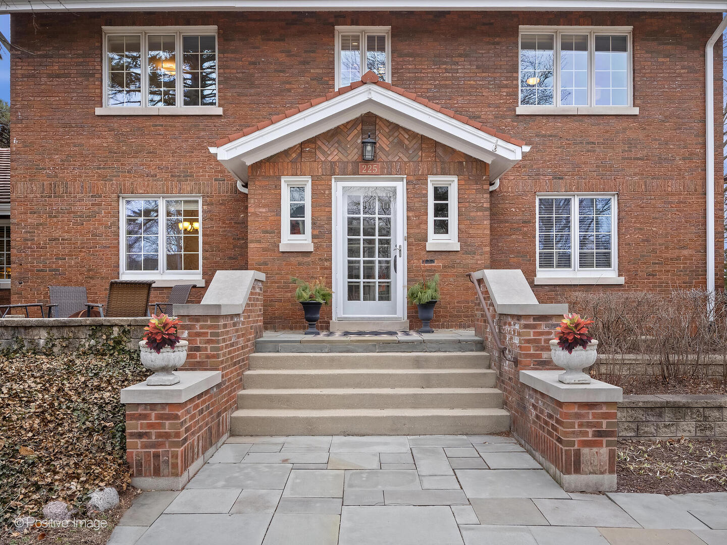 225 S Stone Avenue, La Grange, IL 60525