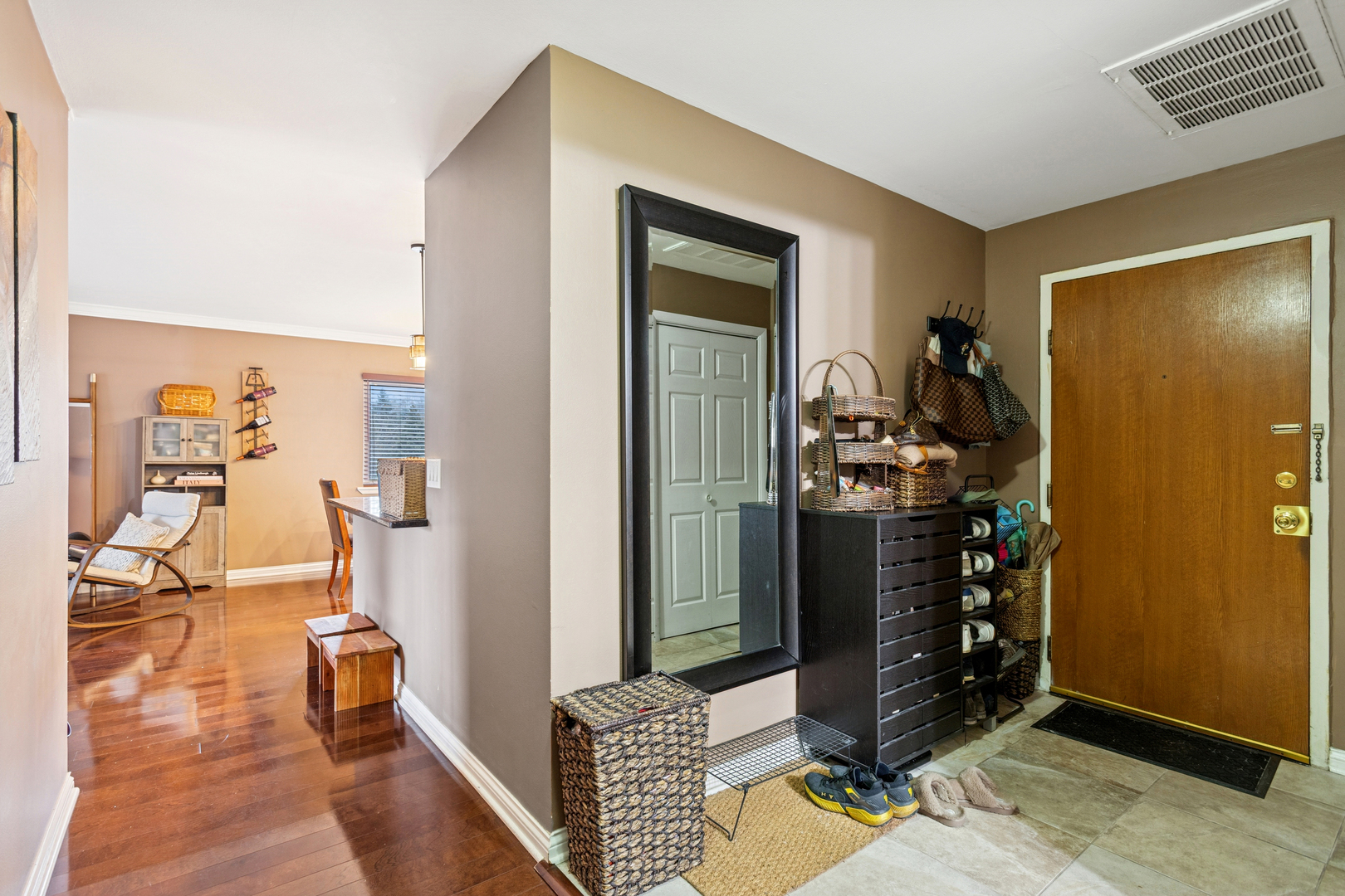 6700 S Brainard Avenue #225, Countryside, IL 60525