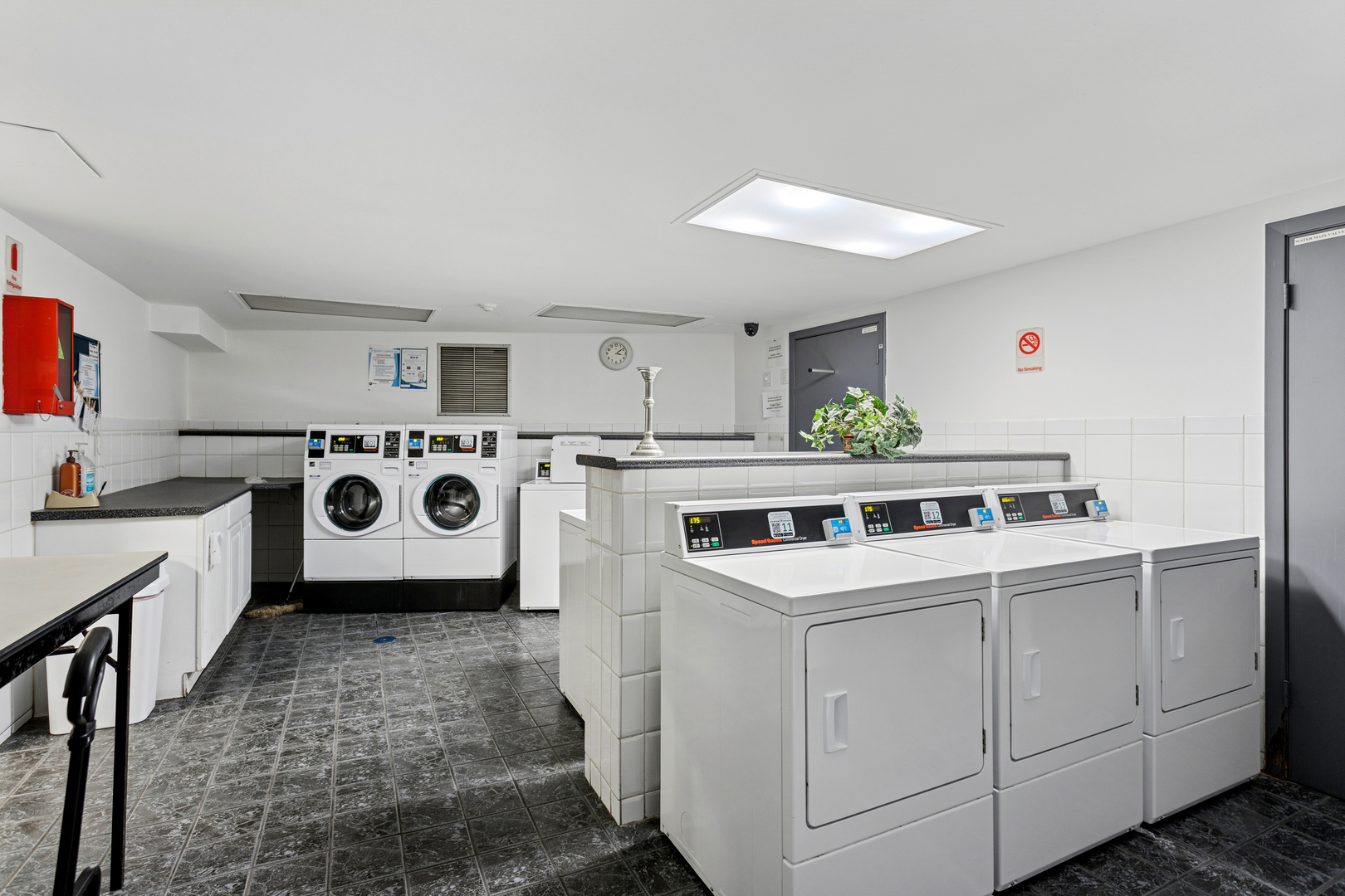 6700 S Brainard Avenue #225, Countryside, IL 60525