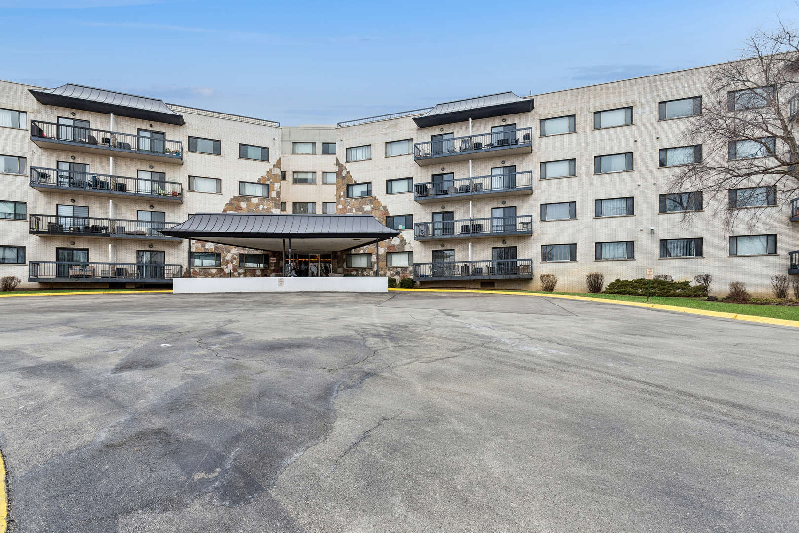 6700 S Brainard Avenue #225, Countryside, IL 60525