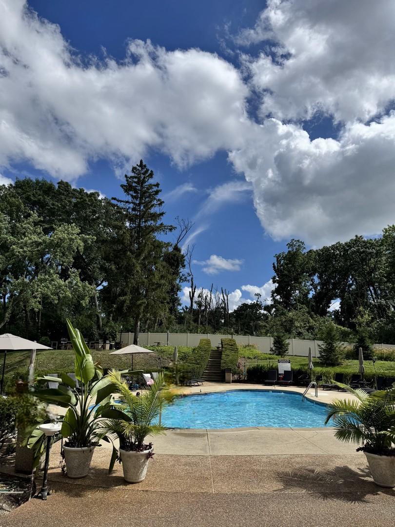 6700 S Brainard Avenue #225, Countryside, IL 60525