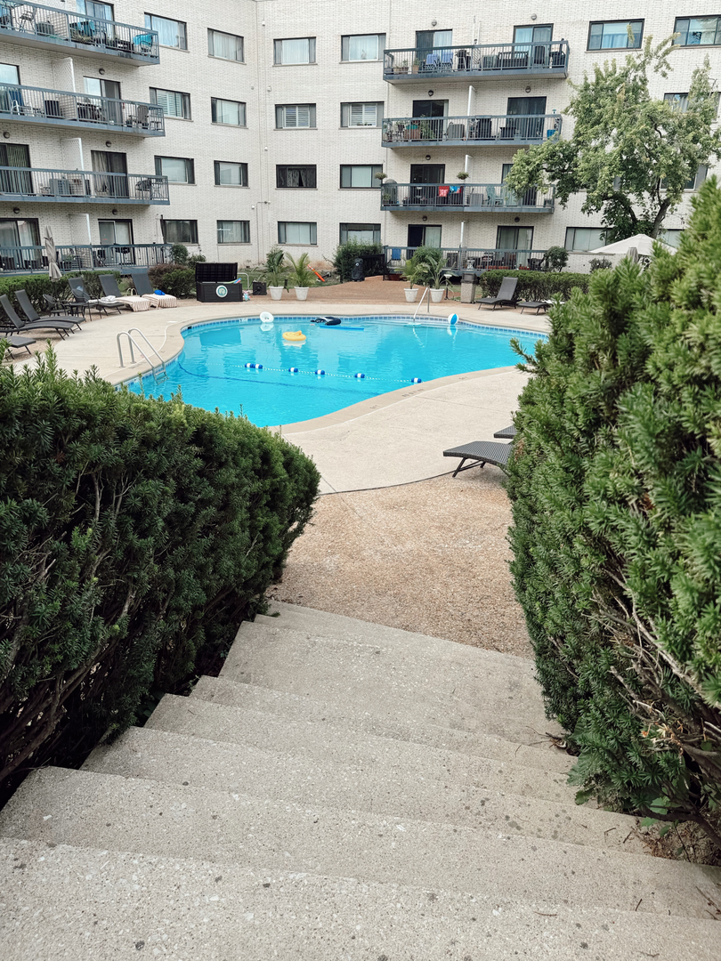 6700 S Brainard Avenue #225, Countryside, IL 60525