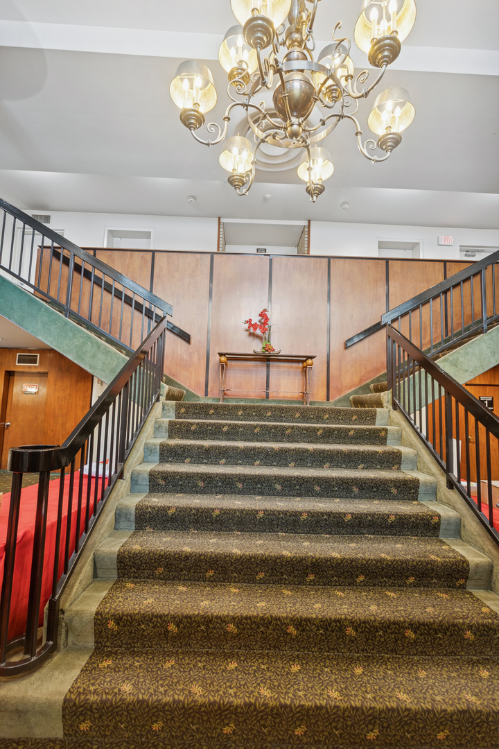 6700 S Brainard Avenue #225, Countryside, IL 60525