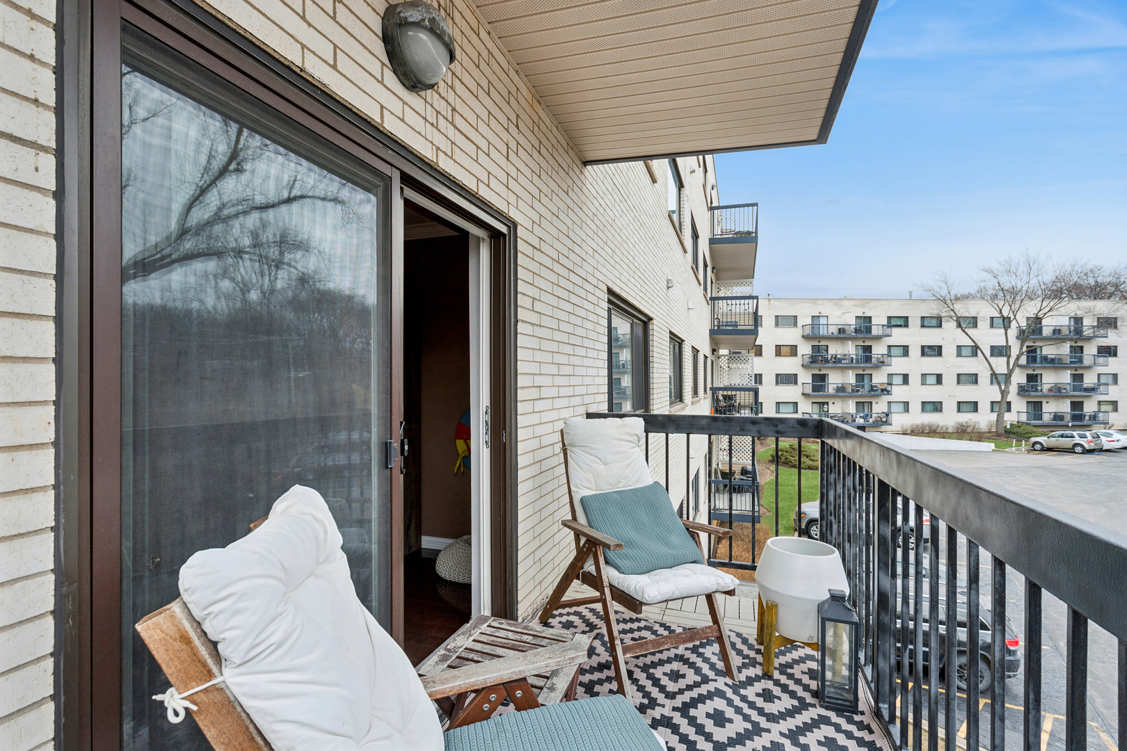 6700 S Brainard Avenue #225, Countryside, IL 60525