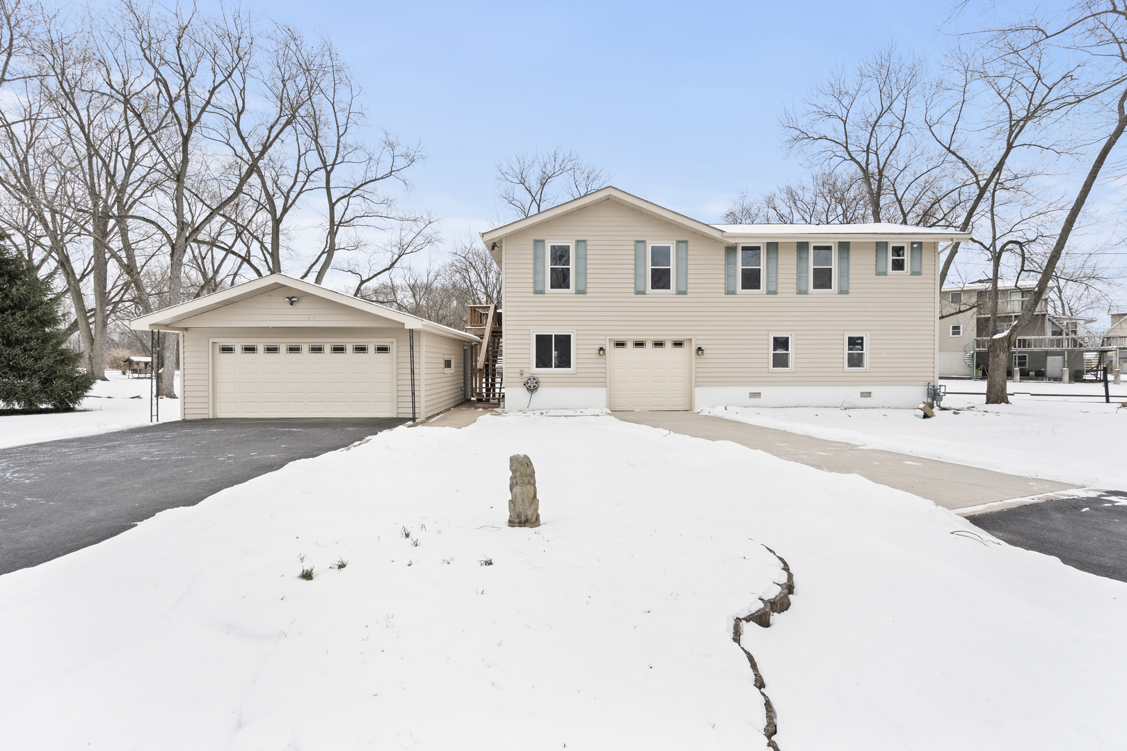 26033 W Catfish Drive, Wilmington, IL 60481