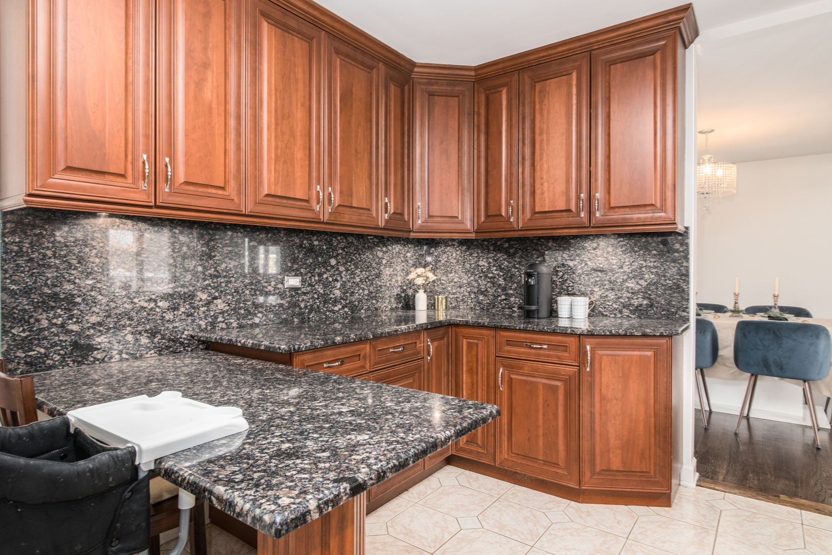 5628 N Redwood Drive, Norwood Park, IL 60631