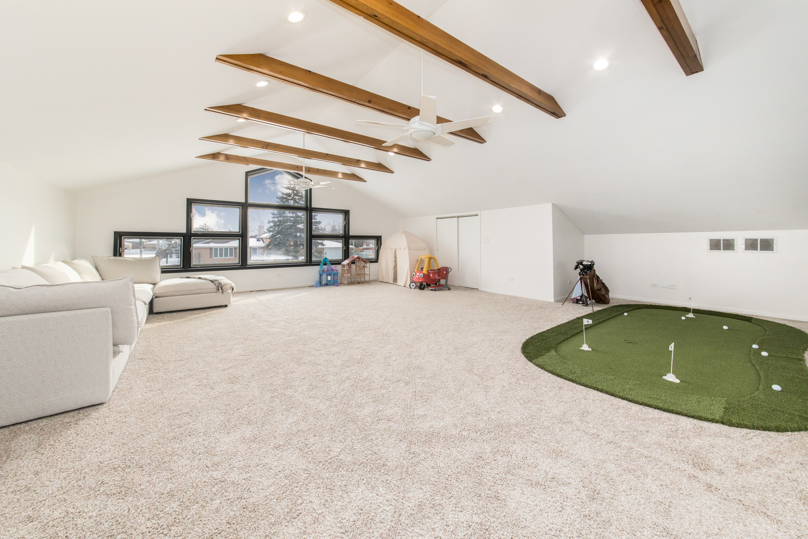 5628 N Redwood Drive, Norwood Park, IL 60631