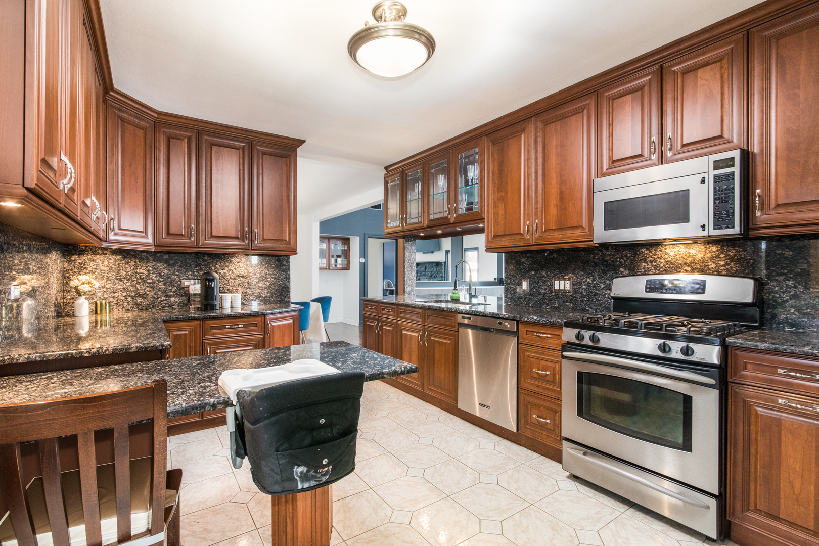 5628 N Redwood Drive, Norwood Park, IL 60631