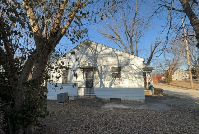 709 Benton Street, Belleville, IL 62220