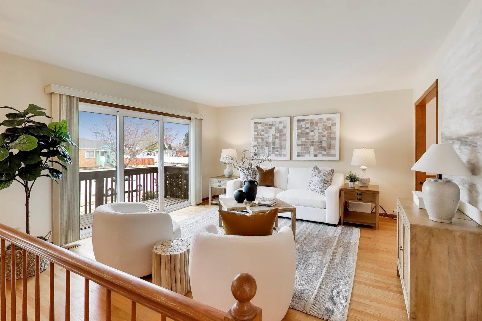 1220 N Maple Avenue, La Grange Park, IL 60526