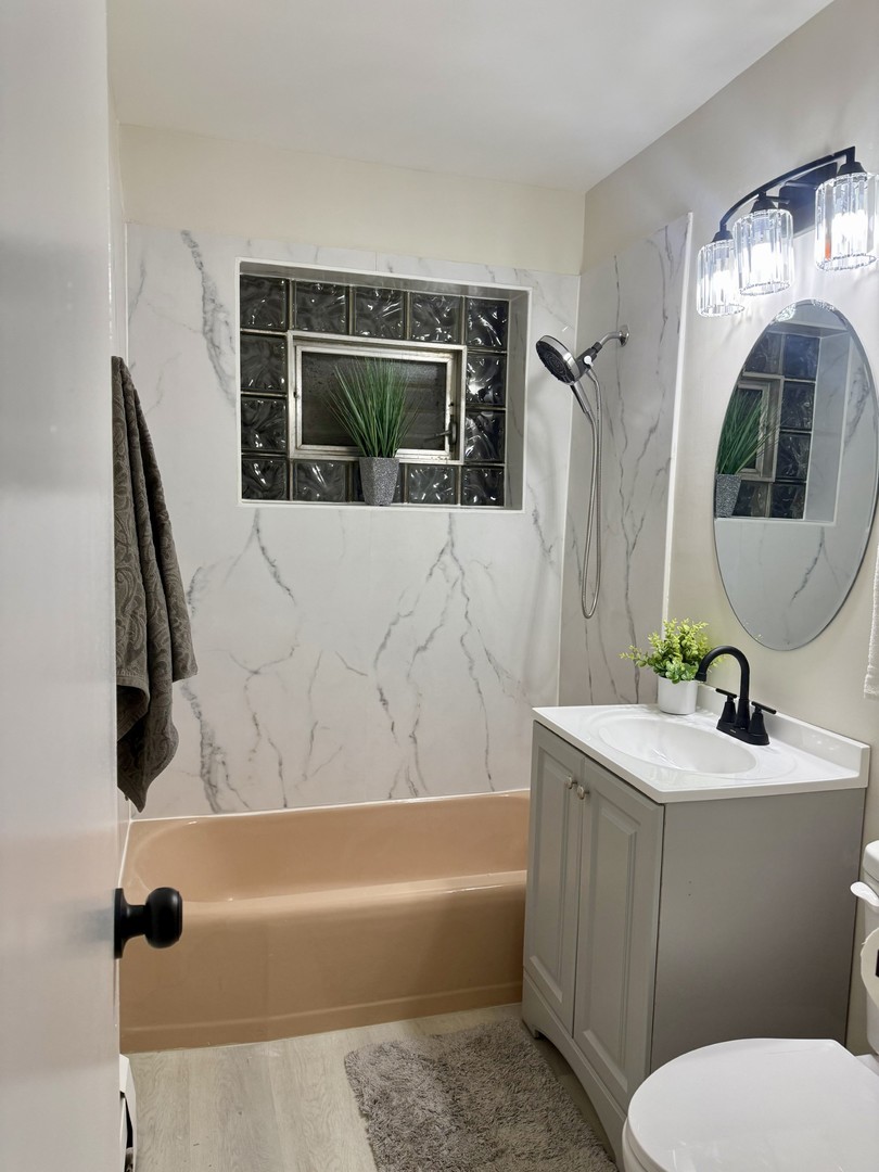 2308 Oakton Street #2, Park Ridge, IL 60068