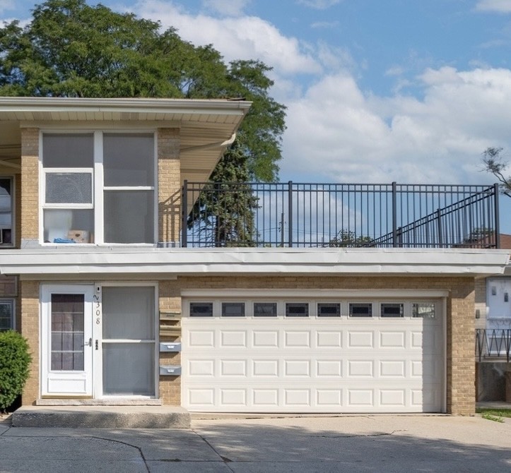 2308 Oakton Street #2, Park Ridge, IL 60068