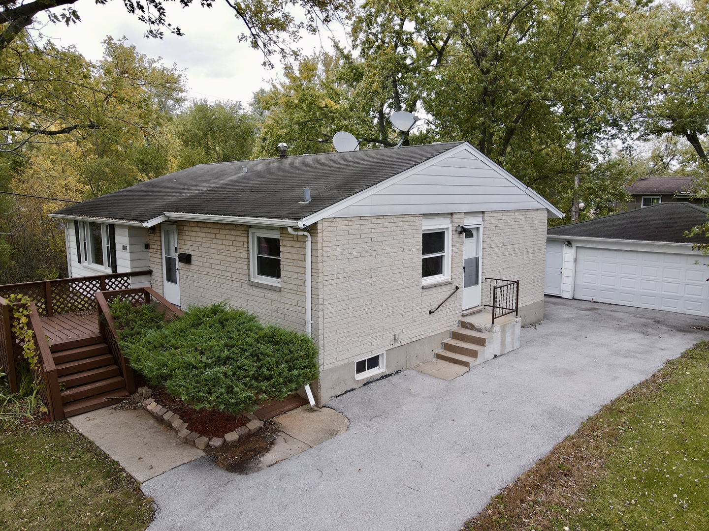 807 Blackhawk Drive, University Park, IL 60484