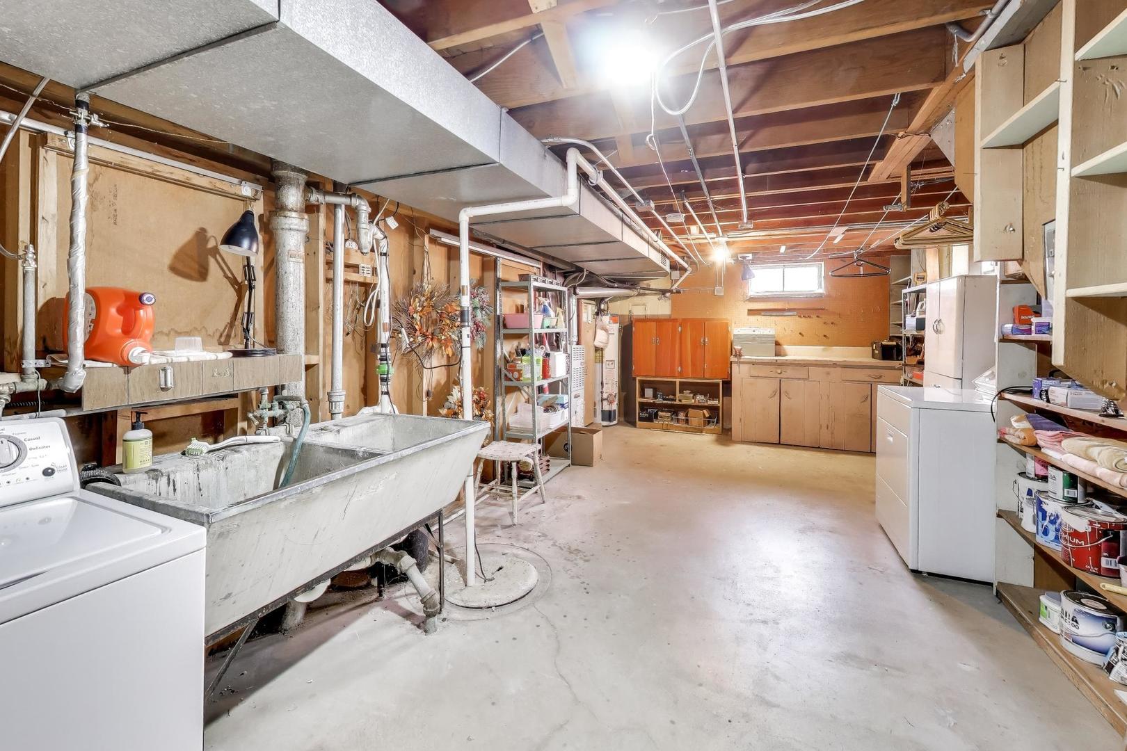 239 N Lind Avenue, Hillside, IL 60162