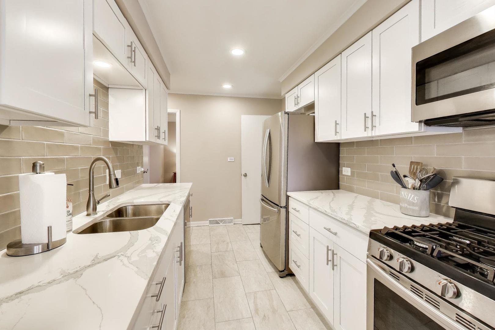 239 N Lind Avenue, Hillside, IL 60162