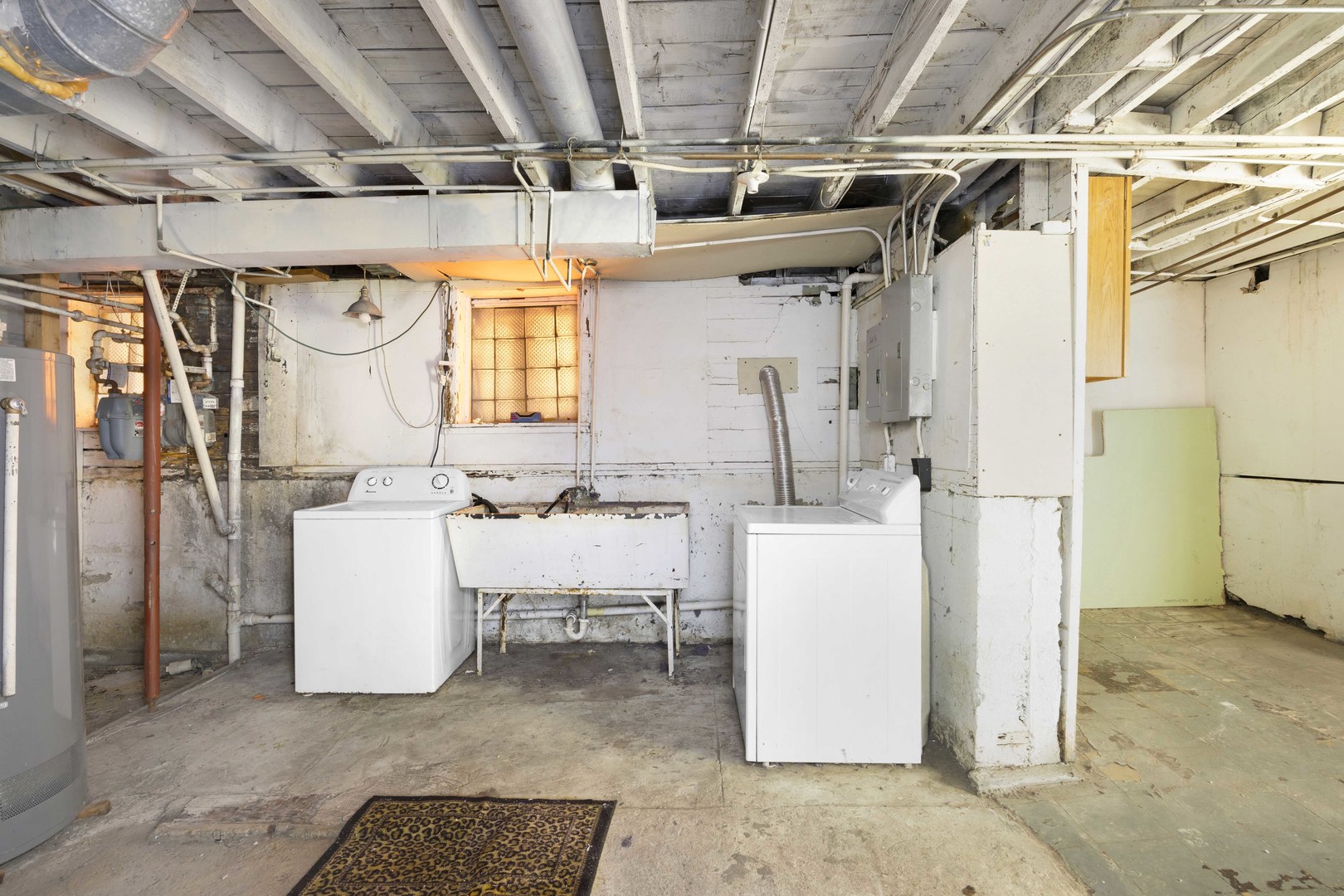 9352 S Woodlawn Avenue, Chicago, IL 60619