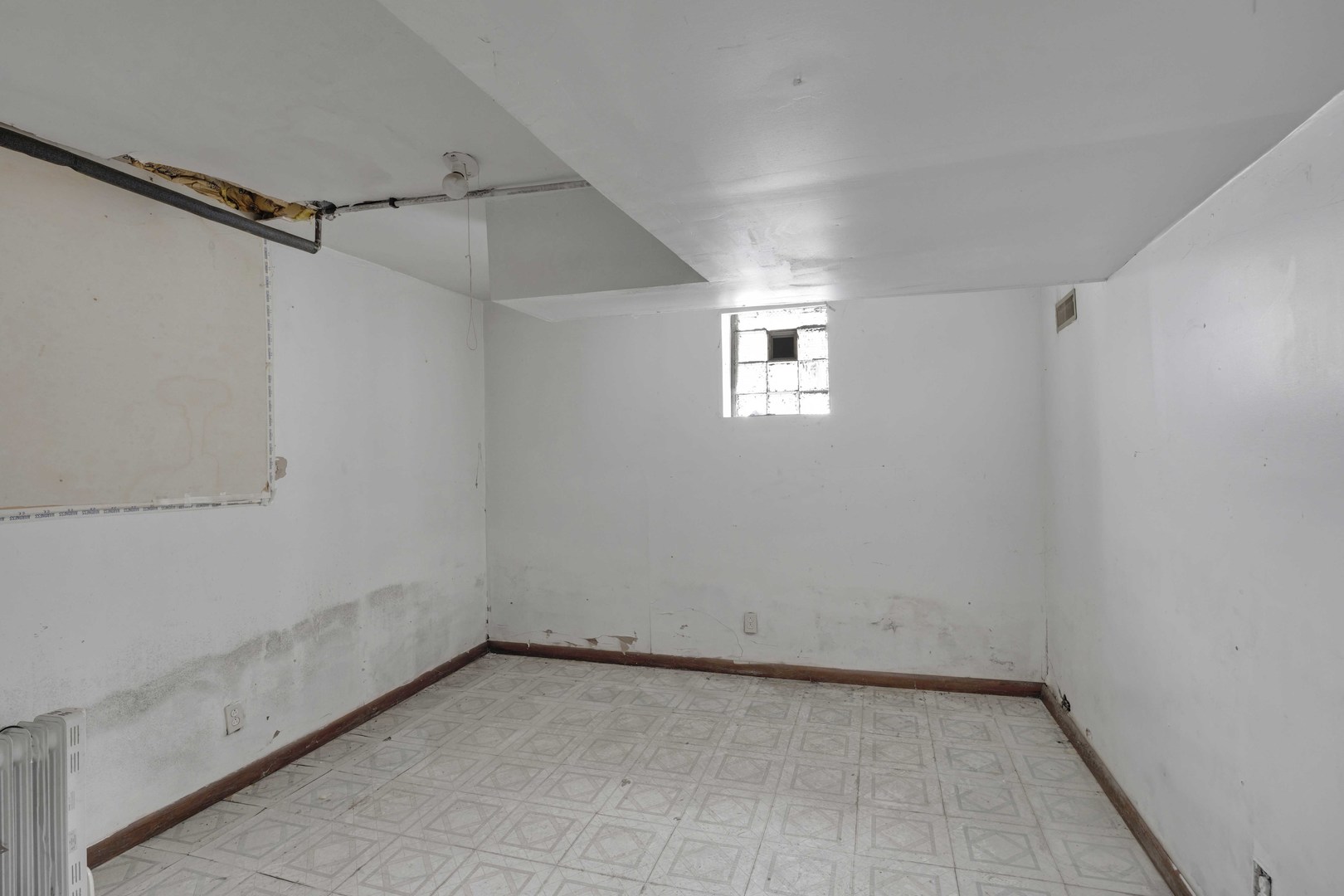 9352 S Woodlawn Avenue, Chicago, IL 60619