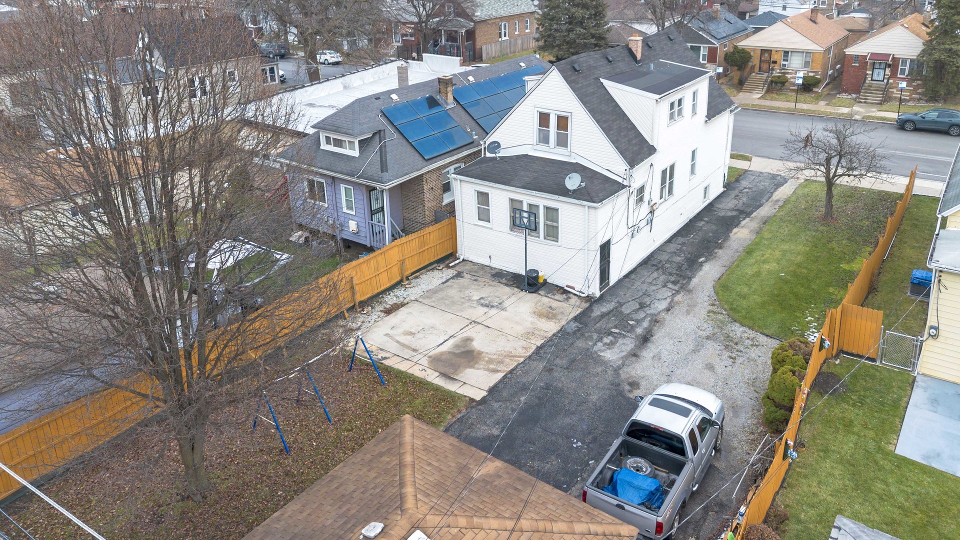 9352 S Woodlawn Avenue, Chicago, IL 60619