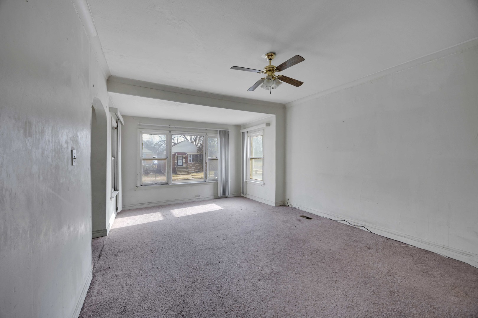 9352 S Woodlawn Avenue, Chicago, IL 60619