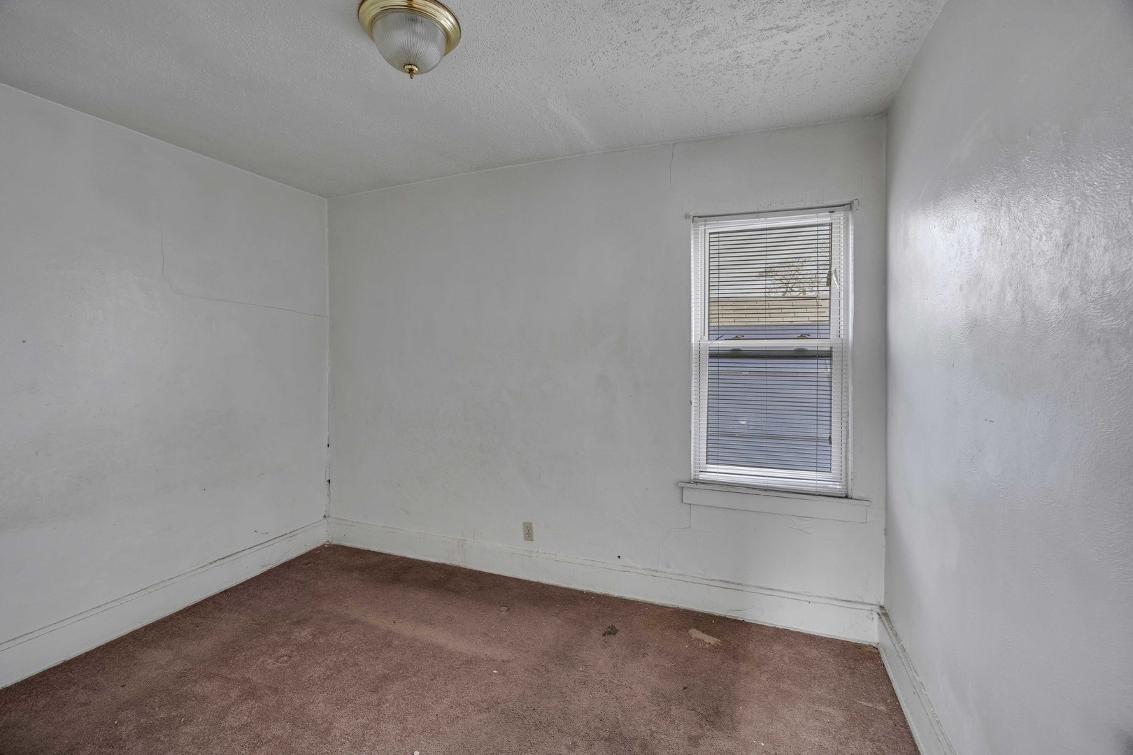 9352 S Woodlawn Avenue, Chicago, IL 60619