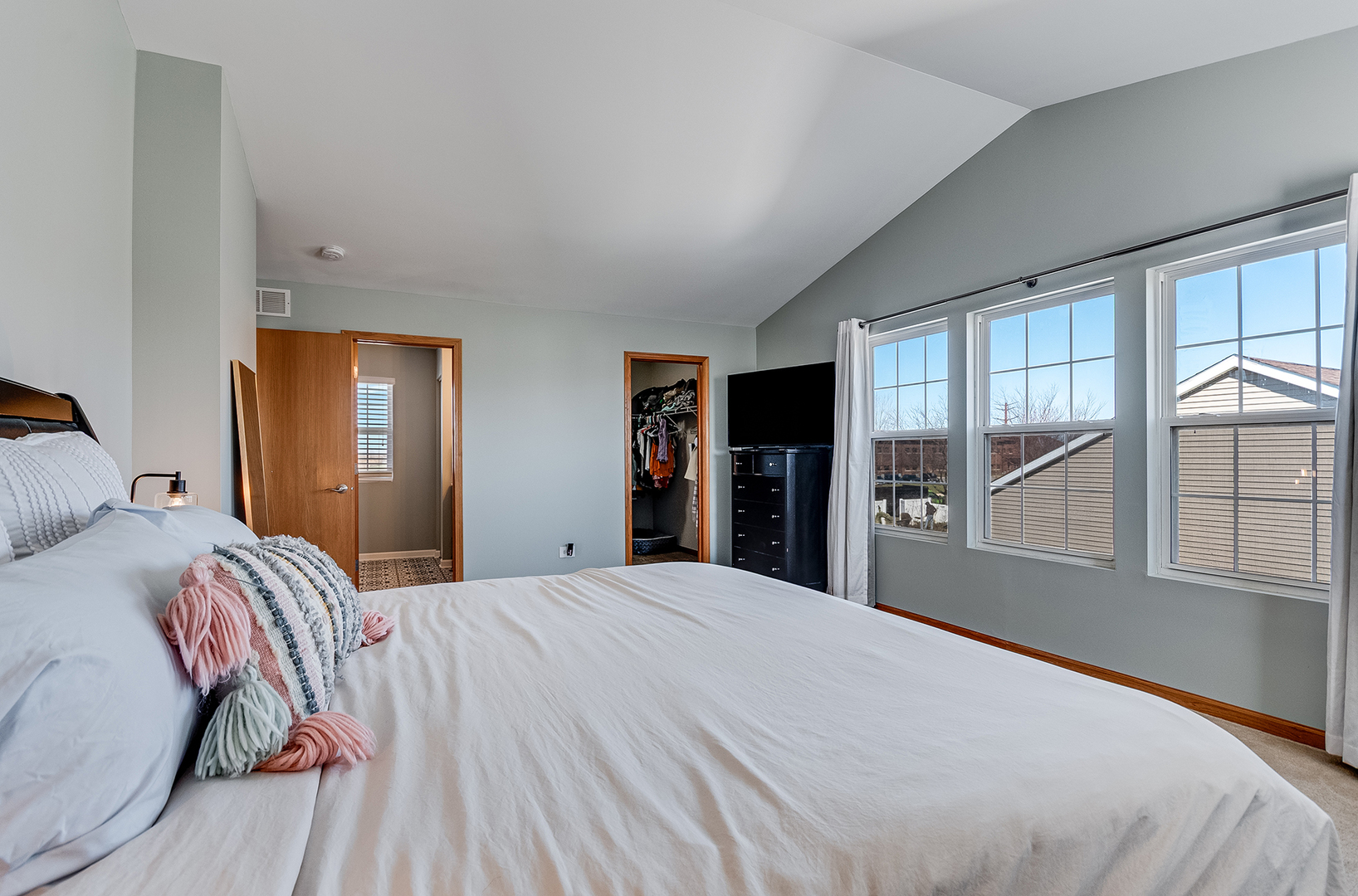 311 Austin Drive, Shorewood, IL 60404