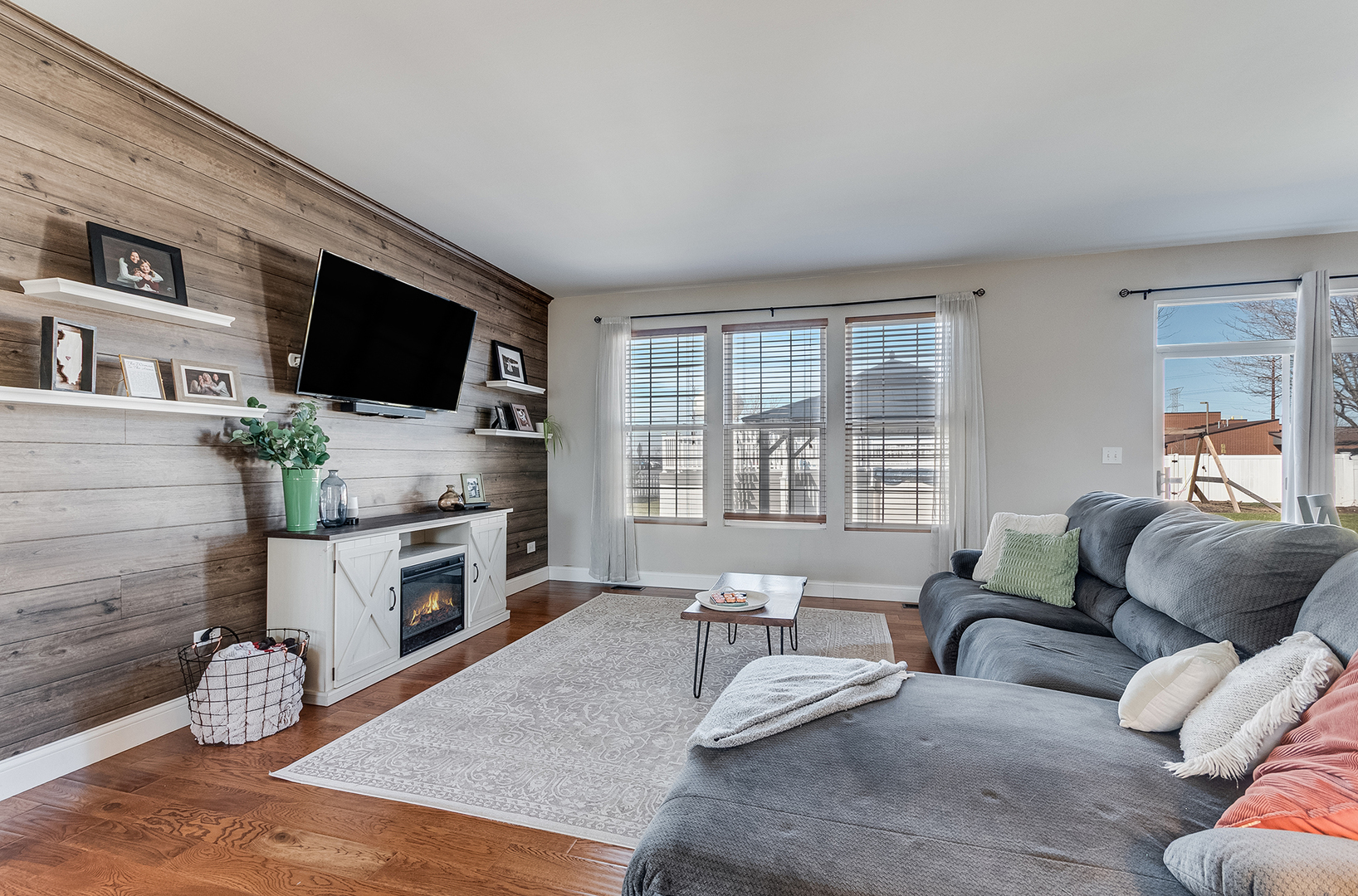 311 Austin Drive, Shorewood, IL 60404