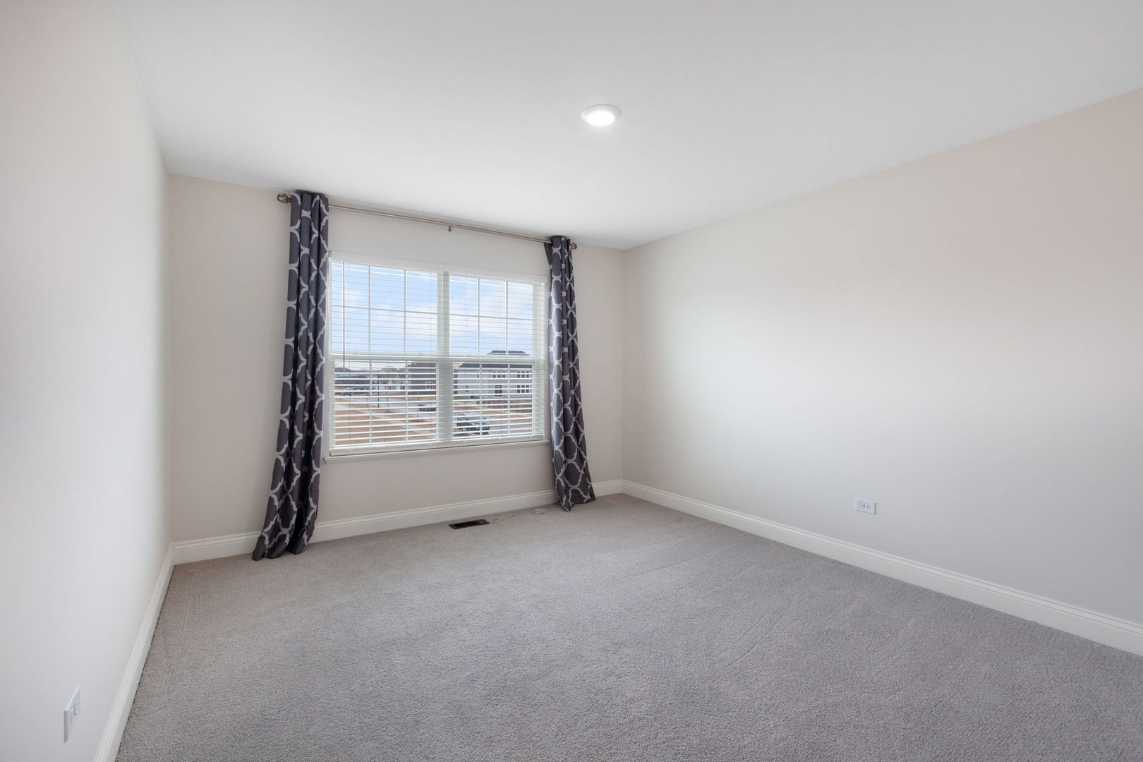 3579 Emerald Road, Elgin, IL 60124