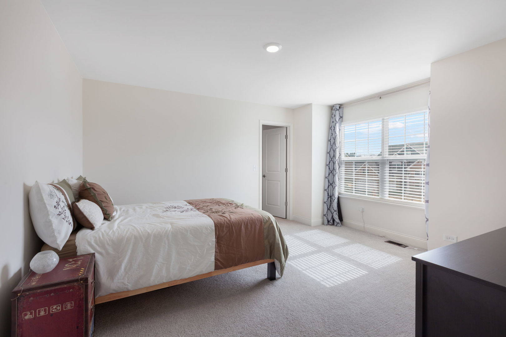 3579 Emerald Road, Elgin, IL 60124