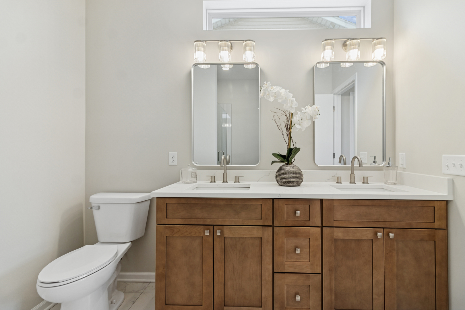 696 S Wellston Lane, Romeoville, IL 60446