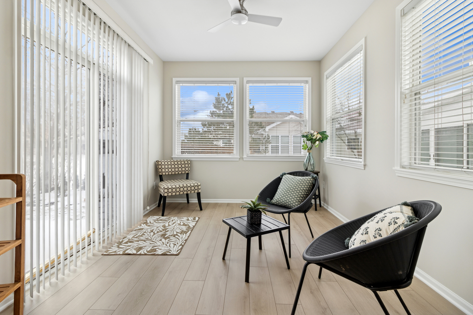 696 S Wellston Lane, Romeoville, IL 60446