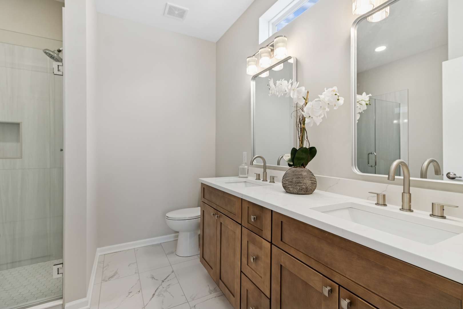 696 S Wellston Lane, Romeoville, IL 60446