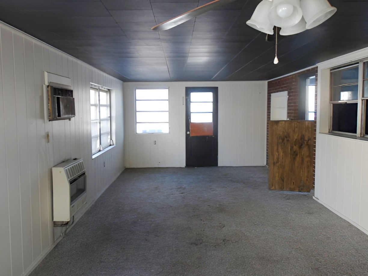 108 N Locust Street, Maroa, IL 61756