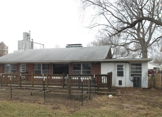 108 N Locust Street, Maroa, IL 61756