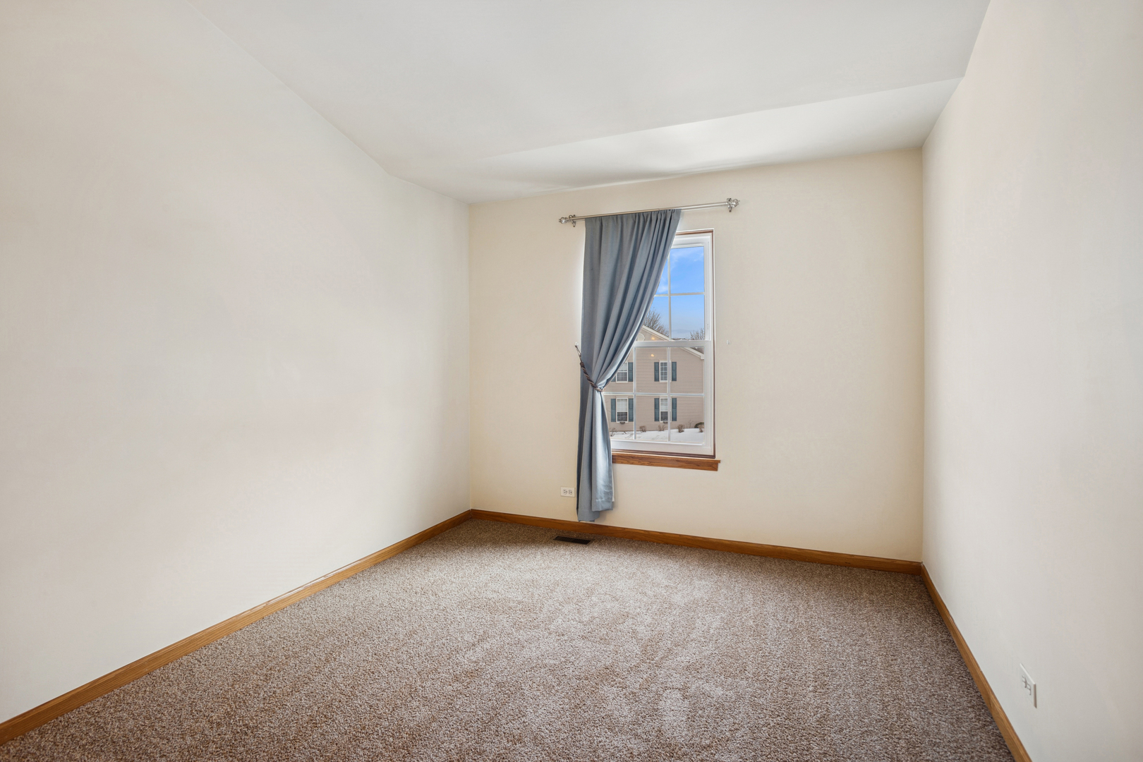 26 Blue Stem Court, Streamwood, IL 60107