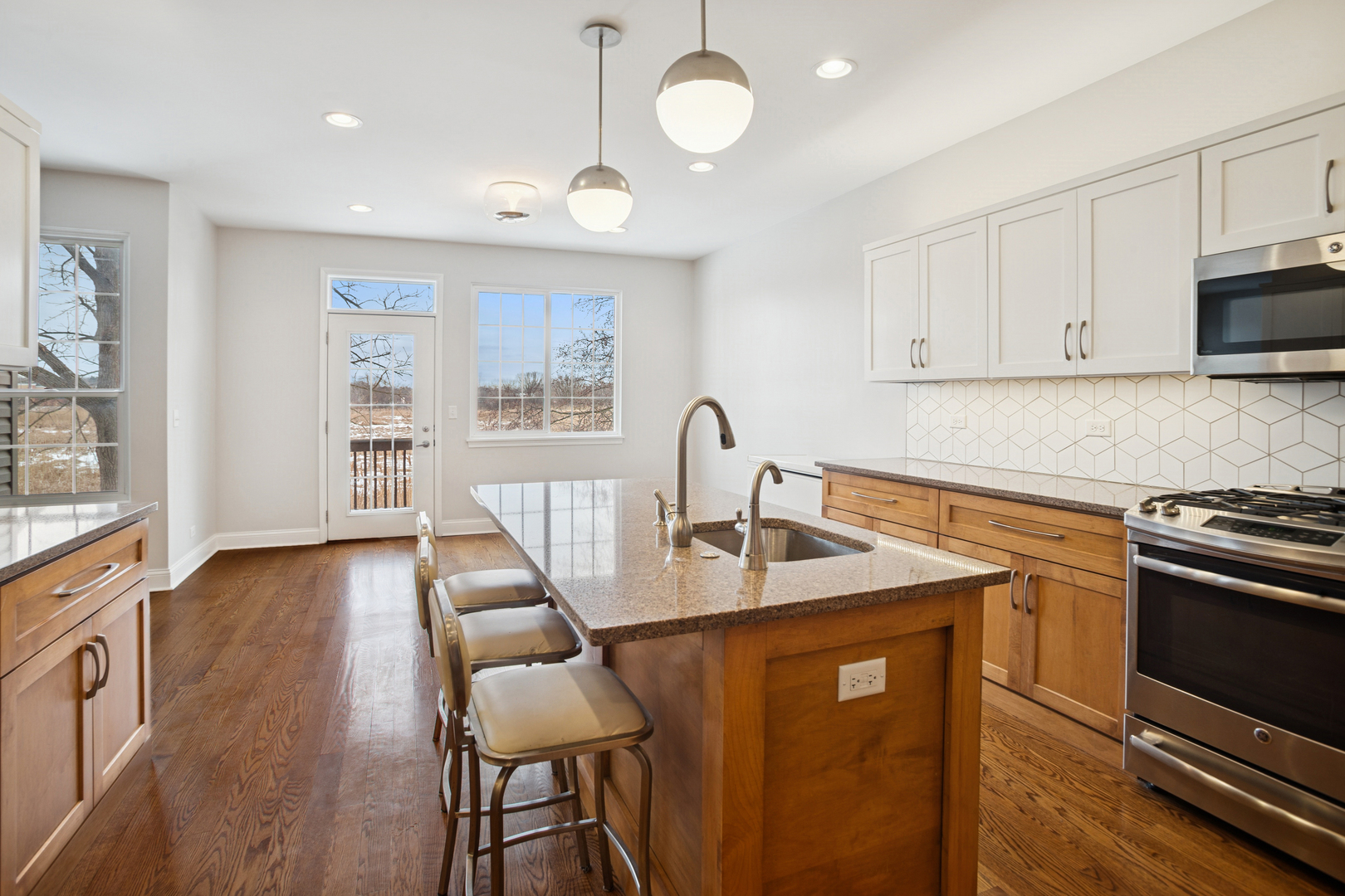 26 Blue Stem Court, Streamwood, IL 60107