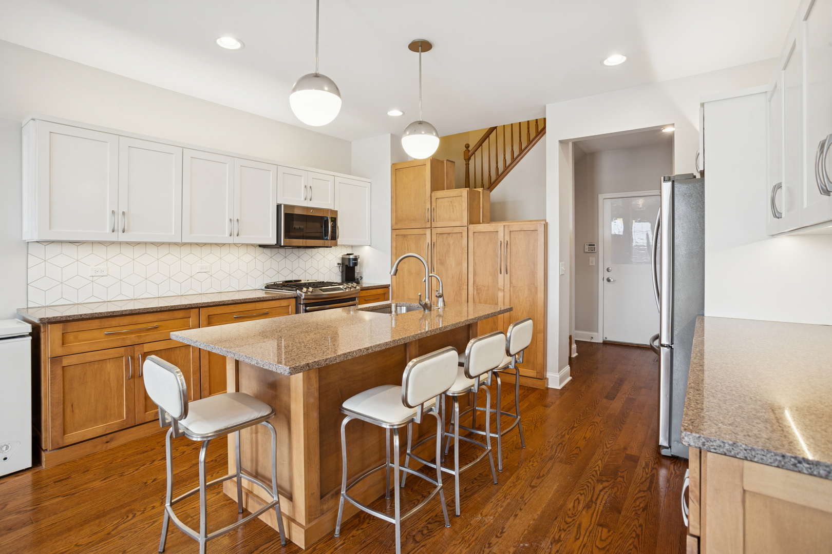 26 Blue Stem Court, Streamwood, IL 60107