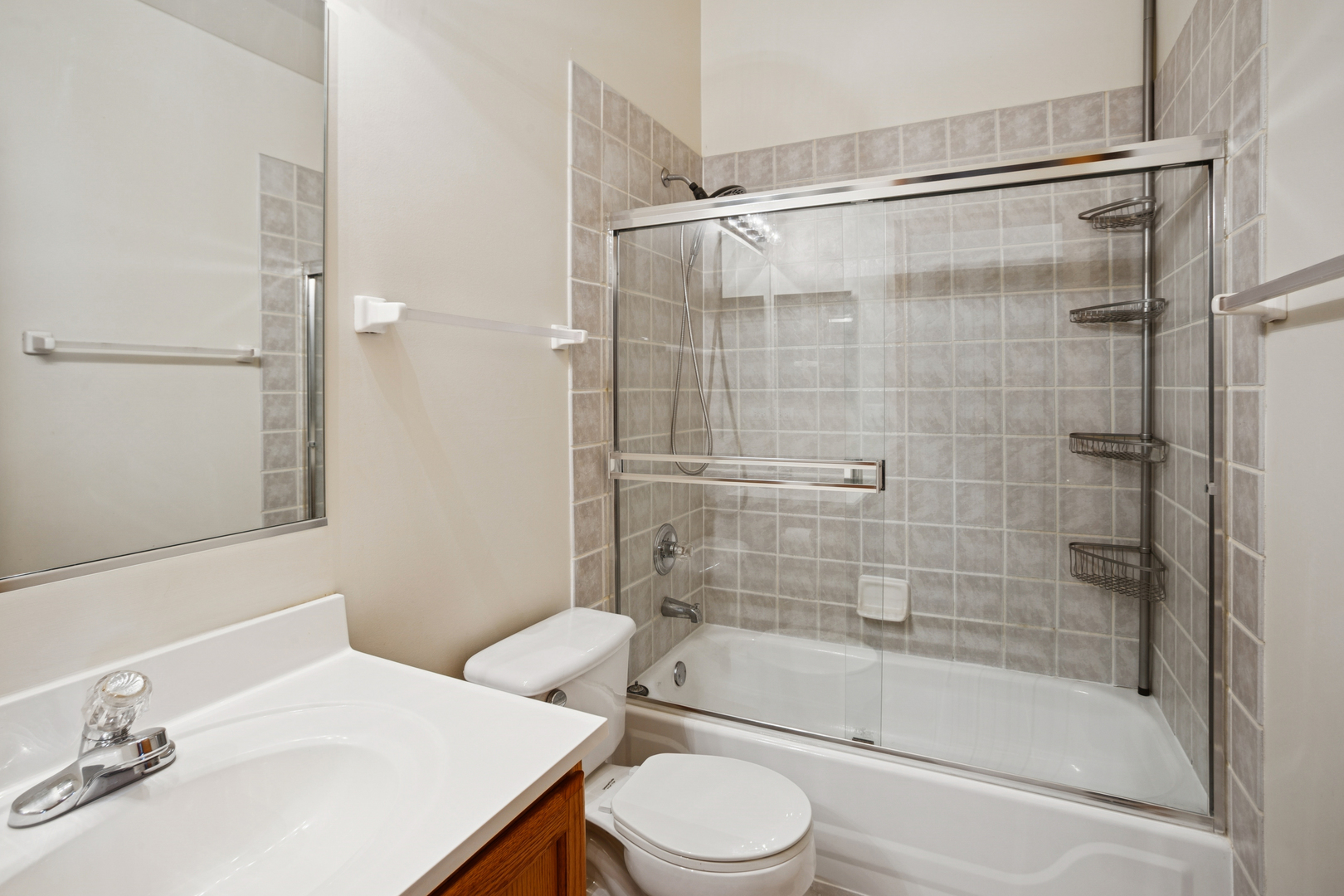 26 Blue Stem Court, Streamwood, IL 60107