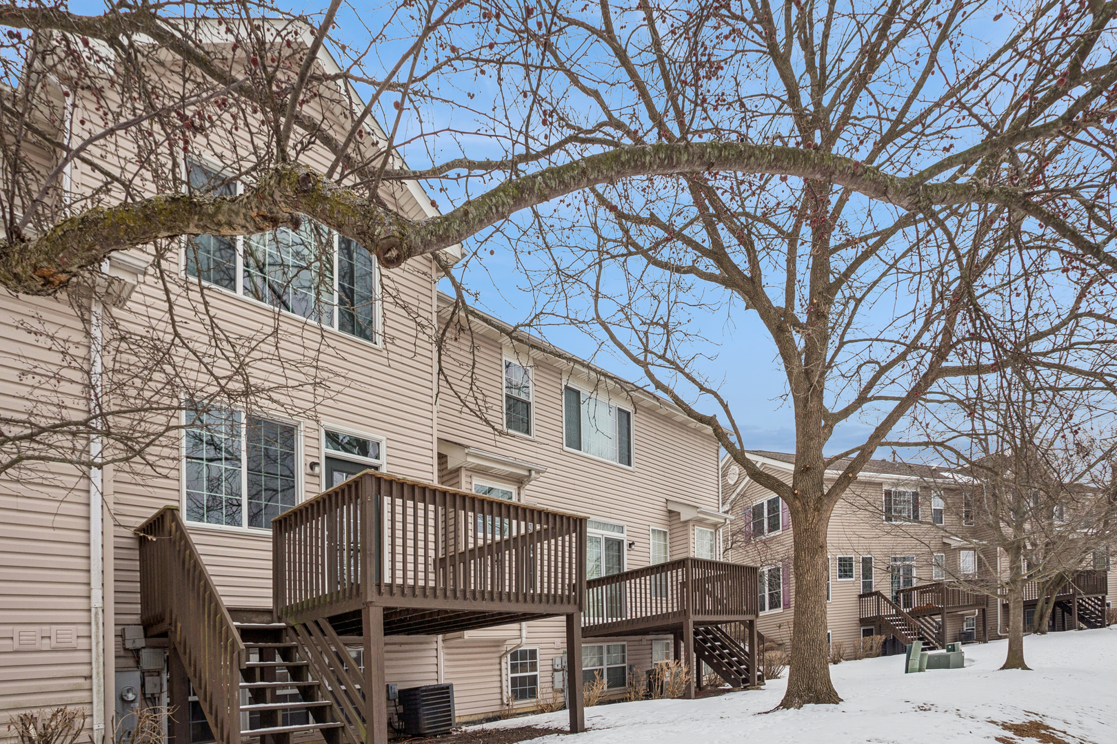 26 Blue Stem Court, Streamwood, IL 60107