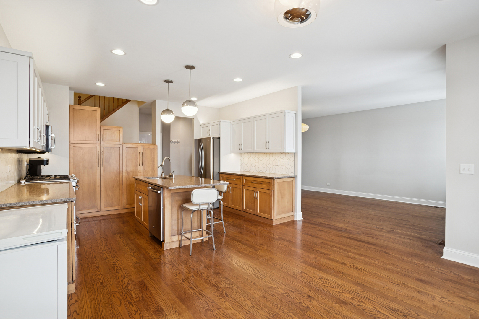 26 Blue Stem Court, Streamwood, IL 60107