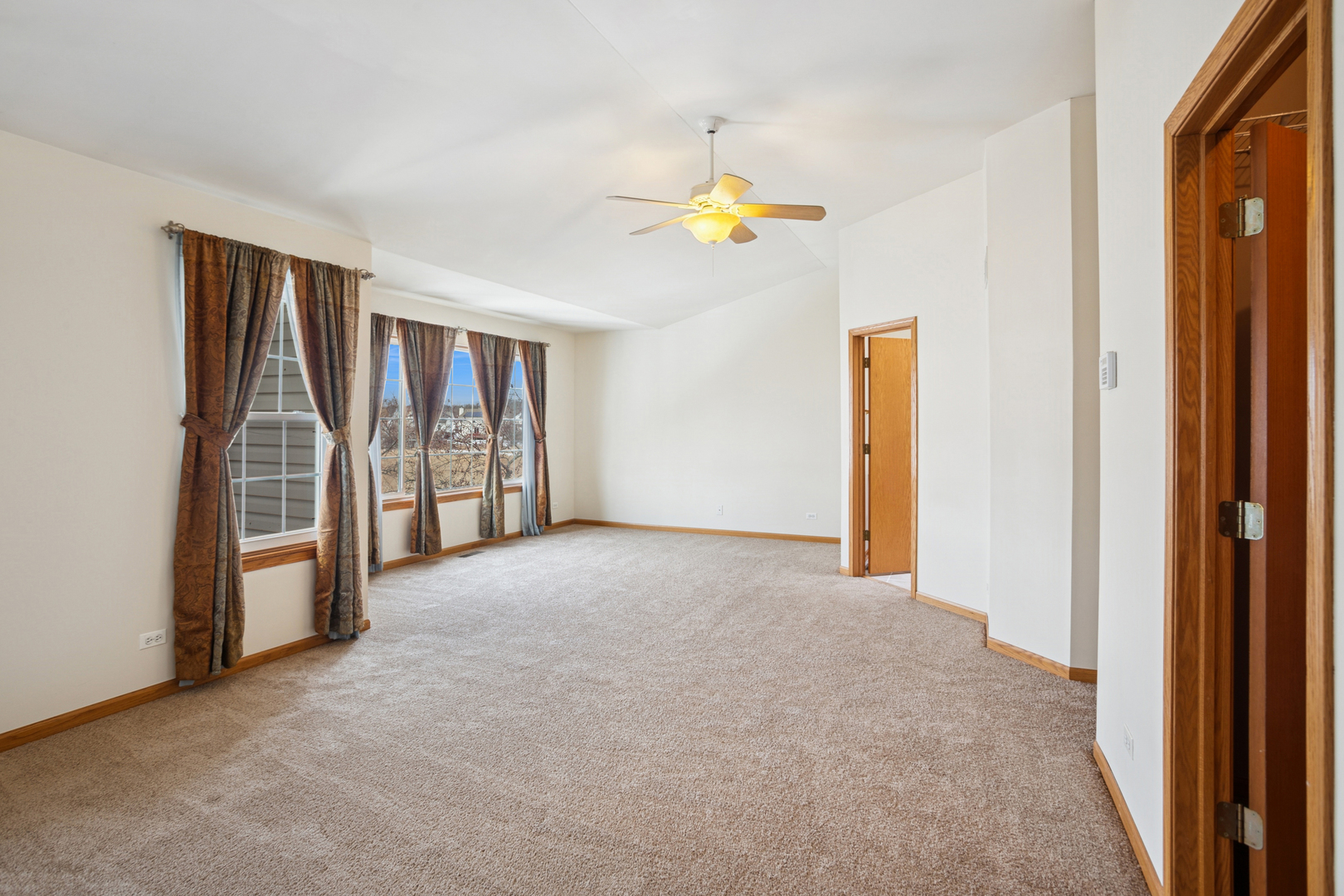 26 Blue Stem Court, Streamwood, IL 60107